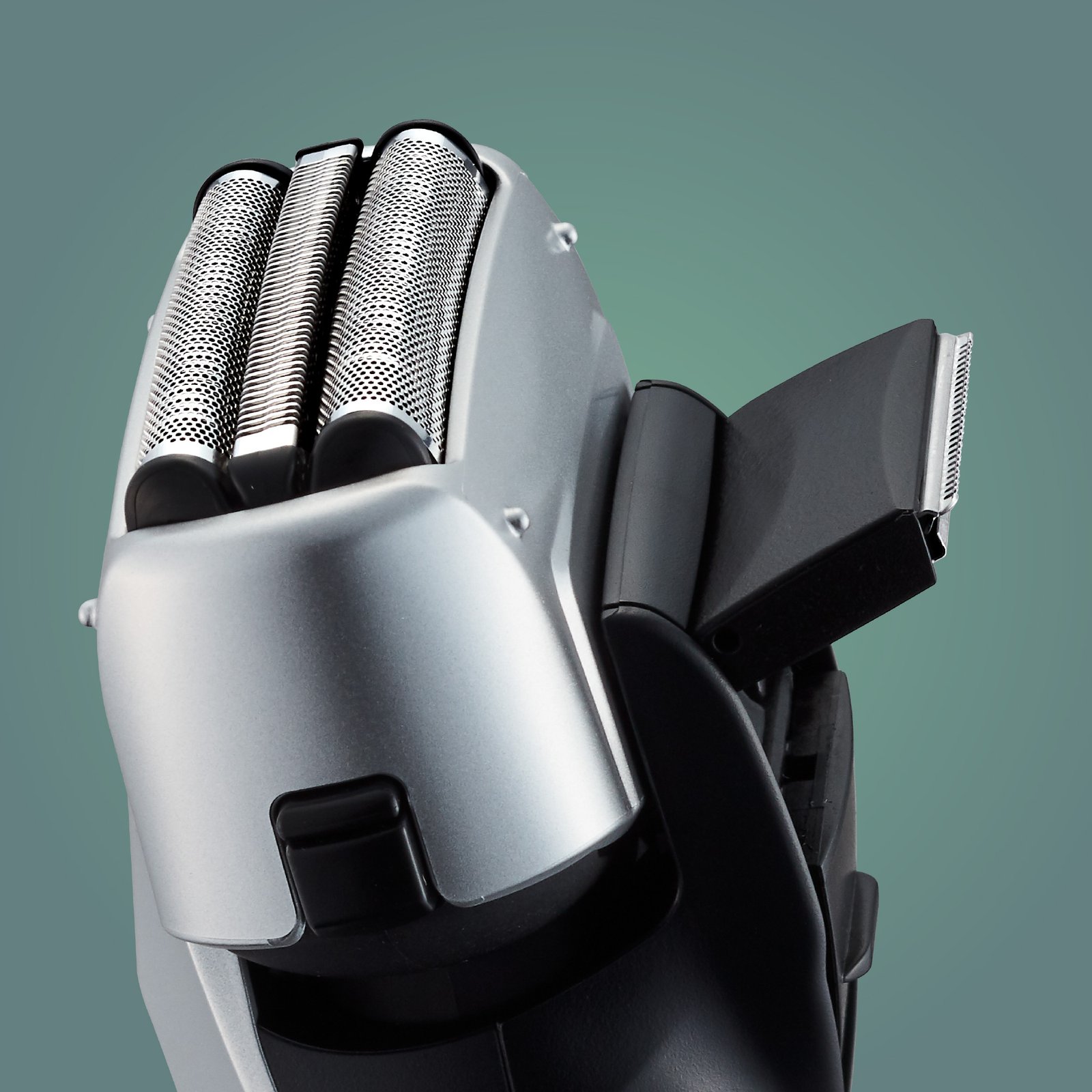 Panasonic ES-ERT3 Men’s 3-Blade Electric Shaver - Image 3